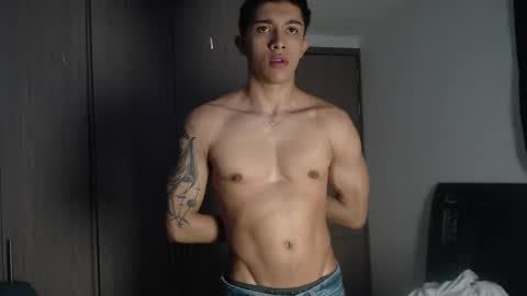 Snapshot of thesaint_xxx chatting on 18, 10, 2025 thesaint_xxx online show from 18, 10, 2025