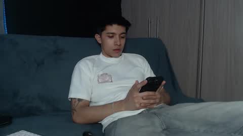 Snapshot of thesaint_xxx chatting on 20, 10, 2025 thesaint_xxx online show from 20, 10, 2025