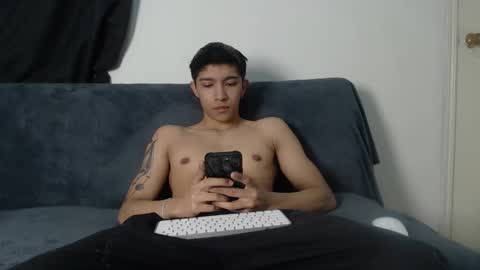 Snapshot of thesaint_xxx chatting on 27, 10, 2025 thesaint_xxx online show from 27, 10, 2025