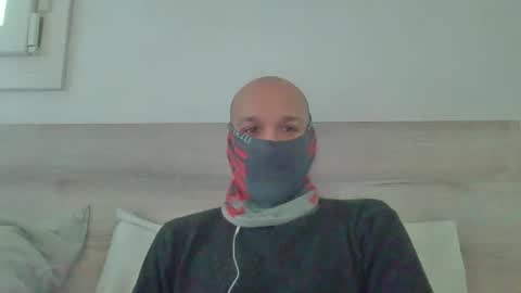 Snapshot of thetubedscarfguy chatting on 18, 12, 2024 Scarf guy online show from 18, 12, 2024