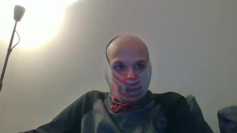 Snapshot of thetubedscarfguy chatting on 19, 2, 2025 Scarf guy online show from 19, 2, 2025