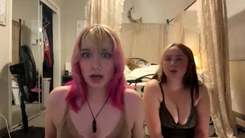 Snapshot of thewildwildwest chatting on 30, 10, 2025 West online show from 30, 10, 2025