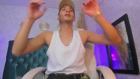 Snapshot of thiago_carlo chatting on 14, 10, 2025 thiago online show from 14, 10, 2025