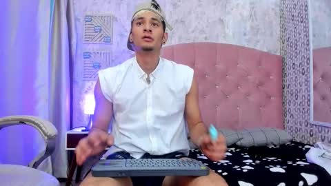 Snapshot of thiago_carlo chatting on 29, 10, 2025 thiago online show from 29, 10, 2025