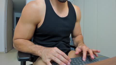 thiago_driussi online show from 1, 2, 2025