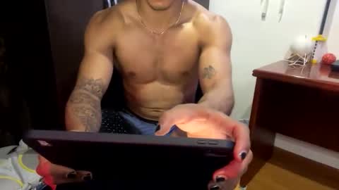 Snapshot of thiago_happy chatting on 6, 11, 2025 thiago_happy online show from 6, 11, 2025