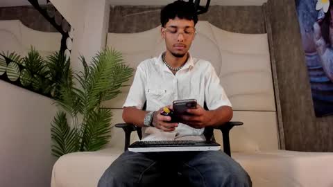 ThiagoFerreti online show from 11, 10, 2025