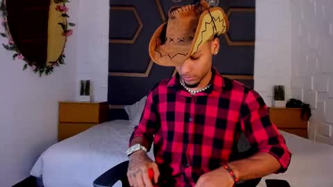 ThiagoFerreti online show from 26, 11, 2025