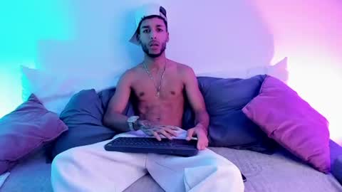 ThiagoFerreti online show from 26, 6, 2026