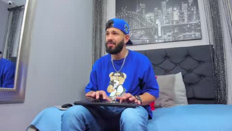 Thia Gomez online show from 4, 12, 2024