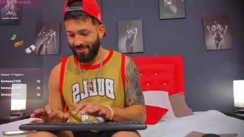 Thia Gomez online show from 6, 12, 2024