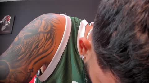 Thia Gomez online show from 13, 1, 2025