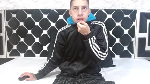 Thiago   online show from 15, 2, 2025