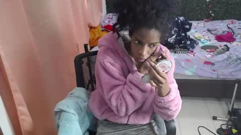 Snapshot of thiana_horny chatting on 13, 6, 2026 thiana_horny online show from 13, 6, 2026