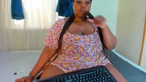 thickleeyanaxxx online show from 26, 4, 2026
