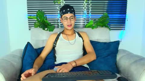 Snapshot of thiiagosaeenz chatting on 8, 2, 2026 Thiago Saenzz online show from 8, 2, 2026