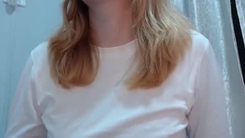 Snapshot of thin33 chatting on 16, 2, 2026 sara online show from 16, 2, 2026