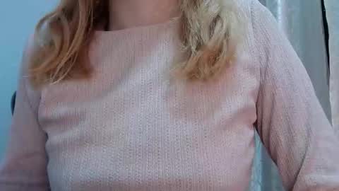 Snapshot of thin33 chatting on 2, 3, 2026 sara online show from 2, 3, 2026