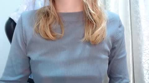 Snapshot of thin33 chatting on 3, 3, 2026 sara online show from 3, 3, 2026