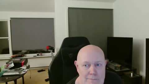 thomas315627 online show from 15, 4, 2026