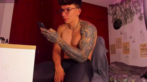 Thomas Grey online show from 30, 1, 2025