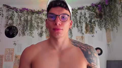 Thomas Grey online show from 12, 3, 2025