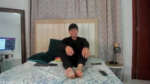 Snapshot of thomas_millers chatting on 8, 4, 2026 thomas_millers online show from 8, 4, 2026