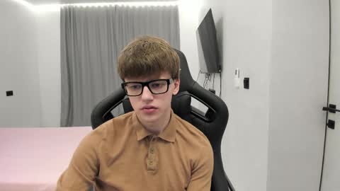 Snapshot of thomas_shelbivip chatting on 7, 5, 2026 Tomas online show from 7, 5, 2026