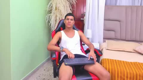 Snapshot of thomas_valkov chatting on 27, 4, 2026 Thomas Valkov online show from 27, 4, 2026
