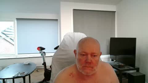 thomash32 online show from 9, 9, 2025