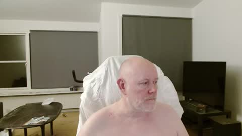 thomash32 online show from 11, 9, 2025