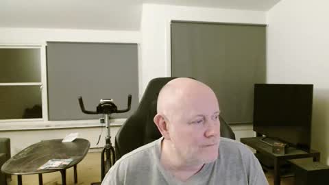 thomash32 online show from 20, 9, 2025