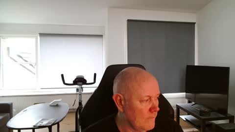 thomash32 online show from 7, 10, 2025