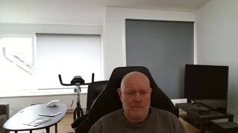 thomash32 online show from 15, 10, 2025