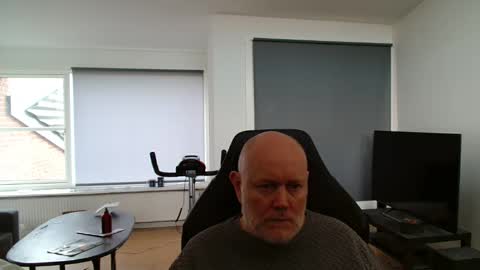 thomash32 online show from 20, 10, 2025