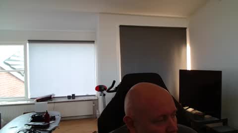 thomash32 online show from 26, 11, 2025