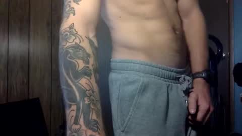 Snapshot of thompson475 chatting on 20, 12, 2025 Toned Guy 4 Thrills online show from 20, 12, 2025