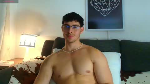 Snapshot of thomylov chatting on 4, 12, 2025 thomylov online show from 4, 12, 2025