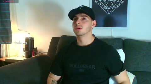 Snapshot of thomylov chatting on 3, 2, 2026 thomylov online show from 3, 2, 2026