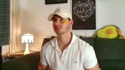 Snapshot of thomylov chatting on 10, 2, 2026 thomylov online show from 10, 2, 2026