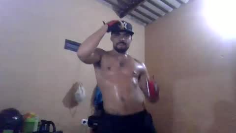 Snapshot of thonybeiio chatting on 10, 9, 2025 thonybeiio online show from 10, 9, 2025