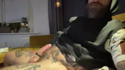 Snapshot of throatface_killah chatting on 11, 10, 2025 throatface_killah online show from 11, 10, 2025