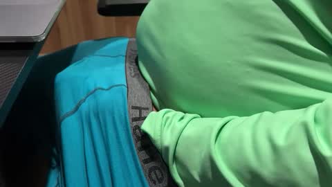 throattheballs online show from 8, 6, 2026