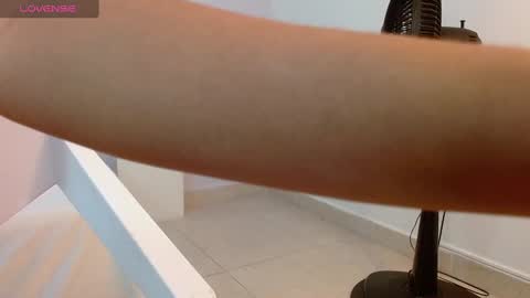 tianaglow4 online show from 7, 2, 2025