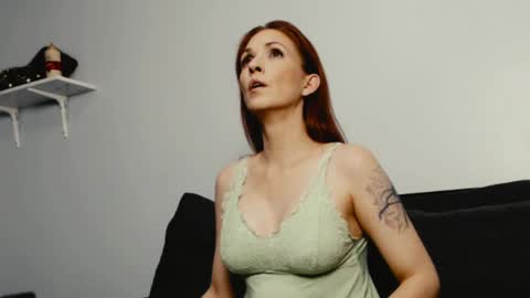 Snapshot of tiannarae chatting on 17, 9, 2025 TIANNA online show from 17, 9, 2025