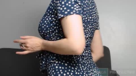 Snapshot of tiannarae chatting on 28, 10, 2025 TIANNA online show from 28, 10, 2025