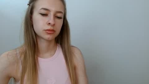 Snapshot of tiarasmile chatting on 19, 6, 2026 Tiara online show from 19, 6, 2026