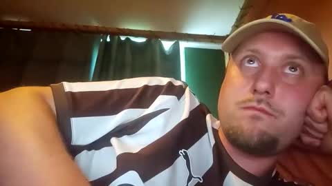 Snapshot of tieduphero chatting on 11, 5, 2026 tieduphero online show from 11, 5, 2026
