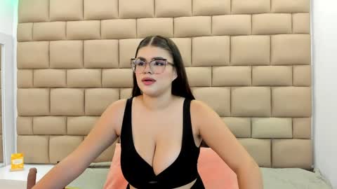Tifanny  online show from 25, 5, 2026