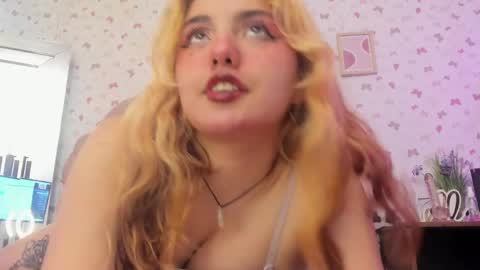Snapshot of tifany_00 chatting on 14, 5, 2026 tifany_00 online show from 14, 5, 2026